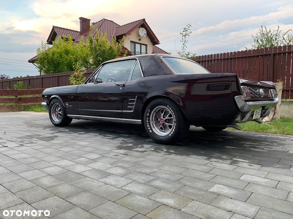 Ford Mustang - 6