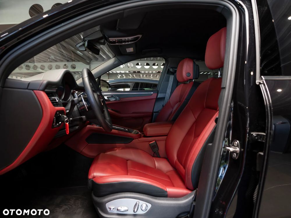 Porsche Macan Standard - 25