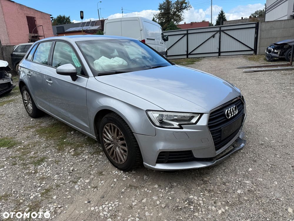 Audi A3 Sportback - 1