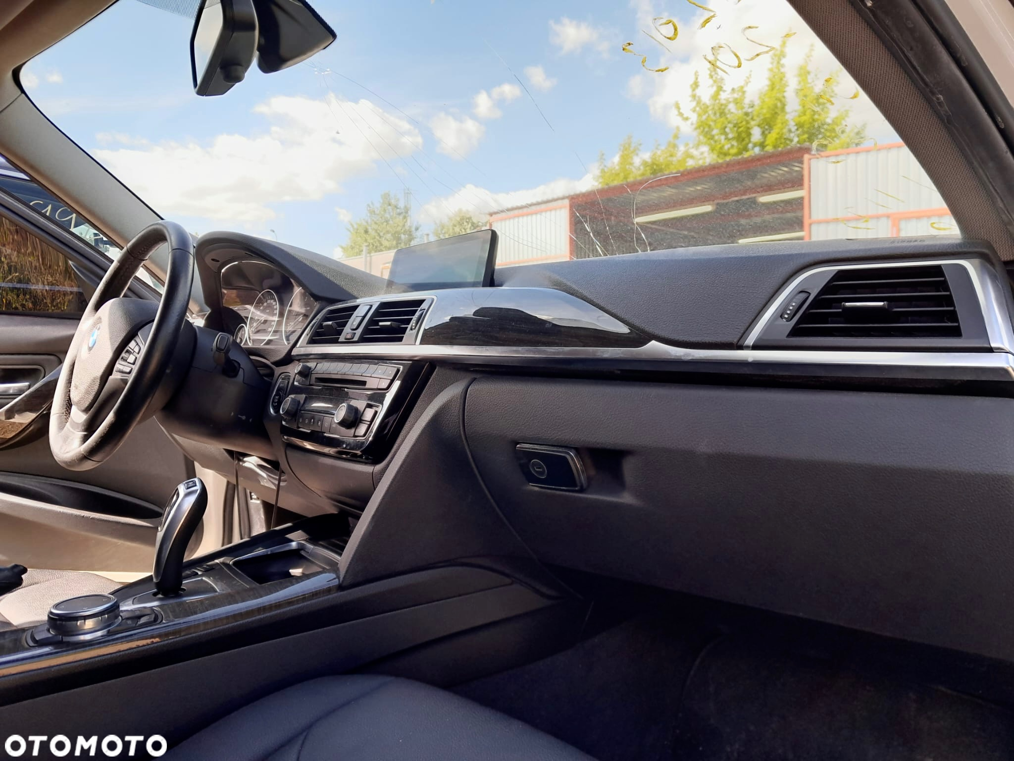 BMW Seria 3 320i xDrive - 13