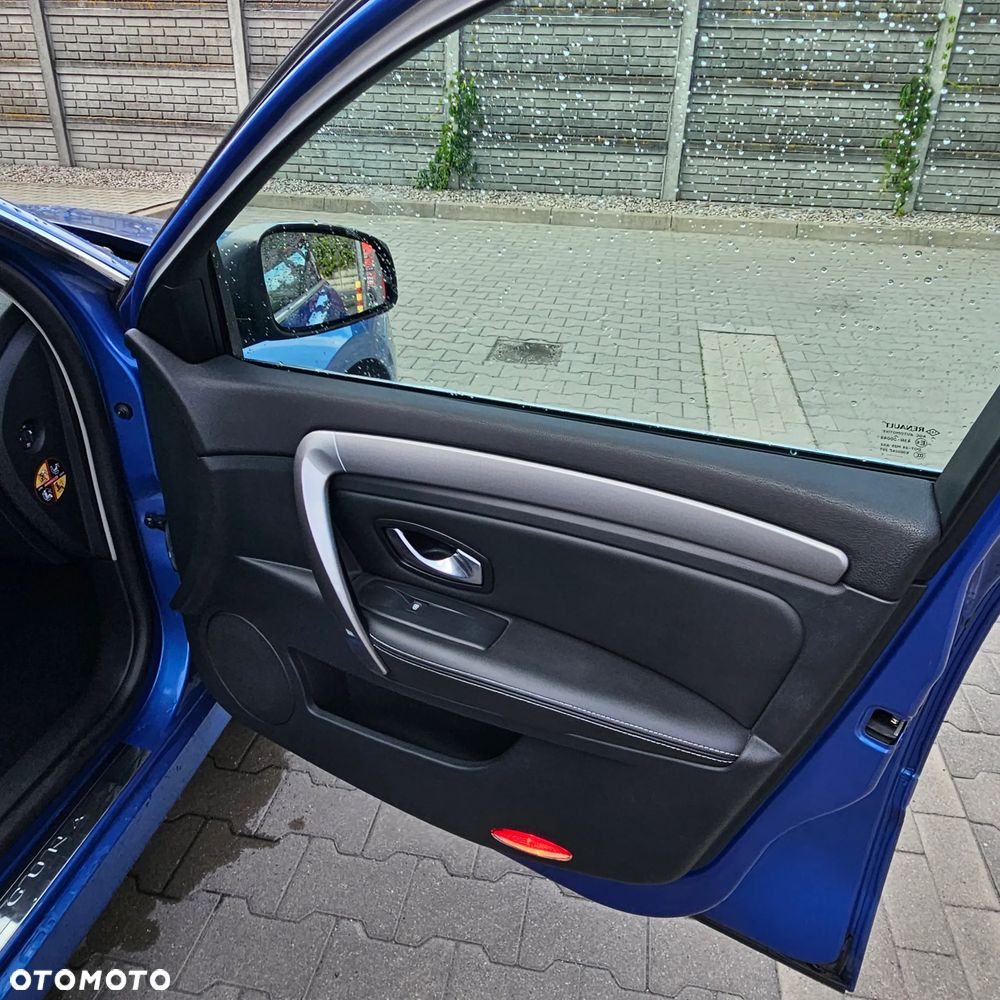 Renault Laguna dCi 180 FAP GT - 16