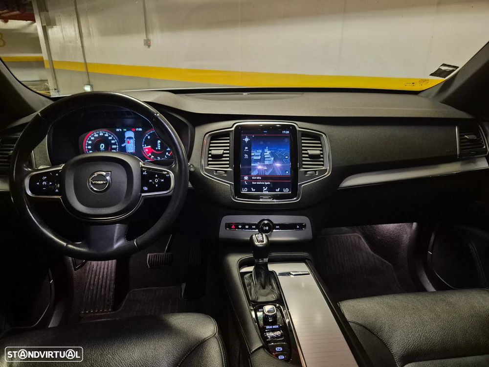 Volvo XC 90 2.0 D5 Momentum AWD - 38