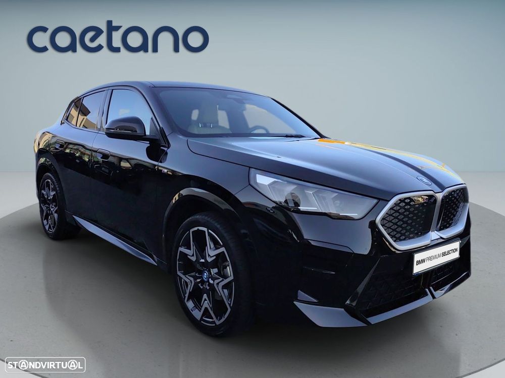 BMW iX2 eDrive20 Pack Desportivo M - 10