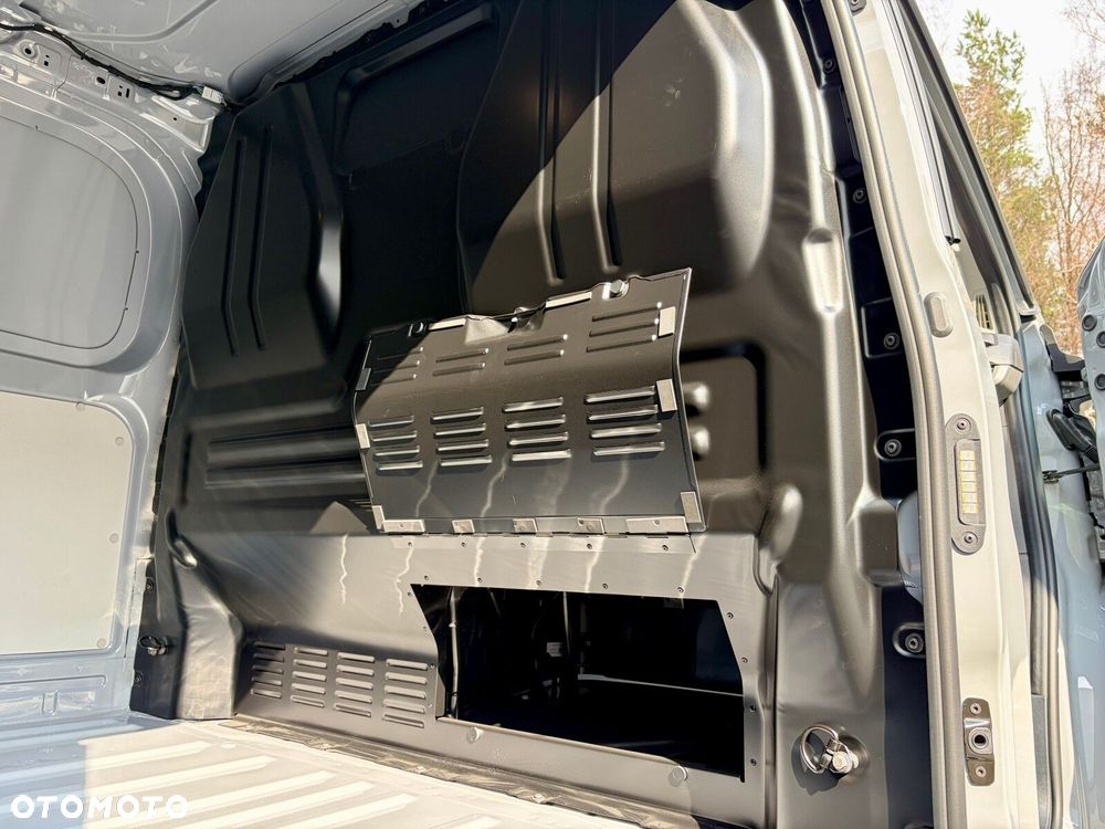 Volkswagen Transporter Furgon silnik: 2,0 l TDI 150 KM / skrzynia biegów: 6-biegowa manualna rozstaw osi: 3500 mm - 12