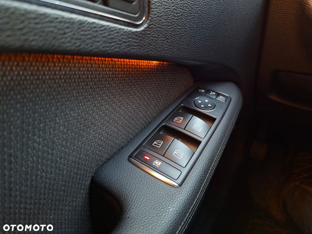 Mercedes-Benz Klasa E - 19