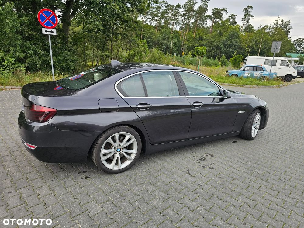 BMW Seria 5 530d xDrive Luxury Line - 2