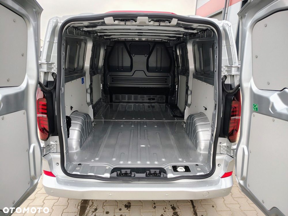 Volkswagen Transporter Transporter Furgon silnik: 2,0 l TDI 150 KM / skrzynia biegów: 8-biegowa automatyczna rozstaw osi: 3500 mm - 8