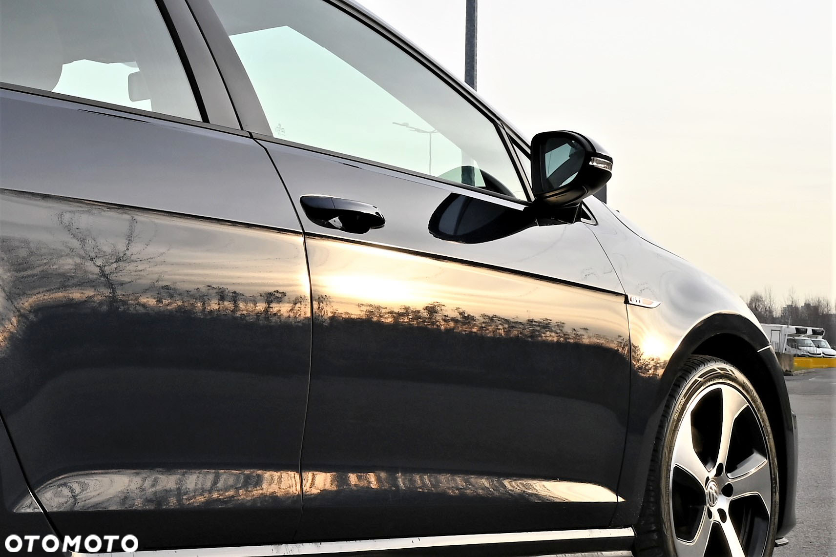Volkswagen Golf - 30