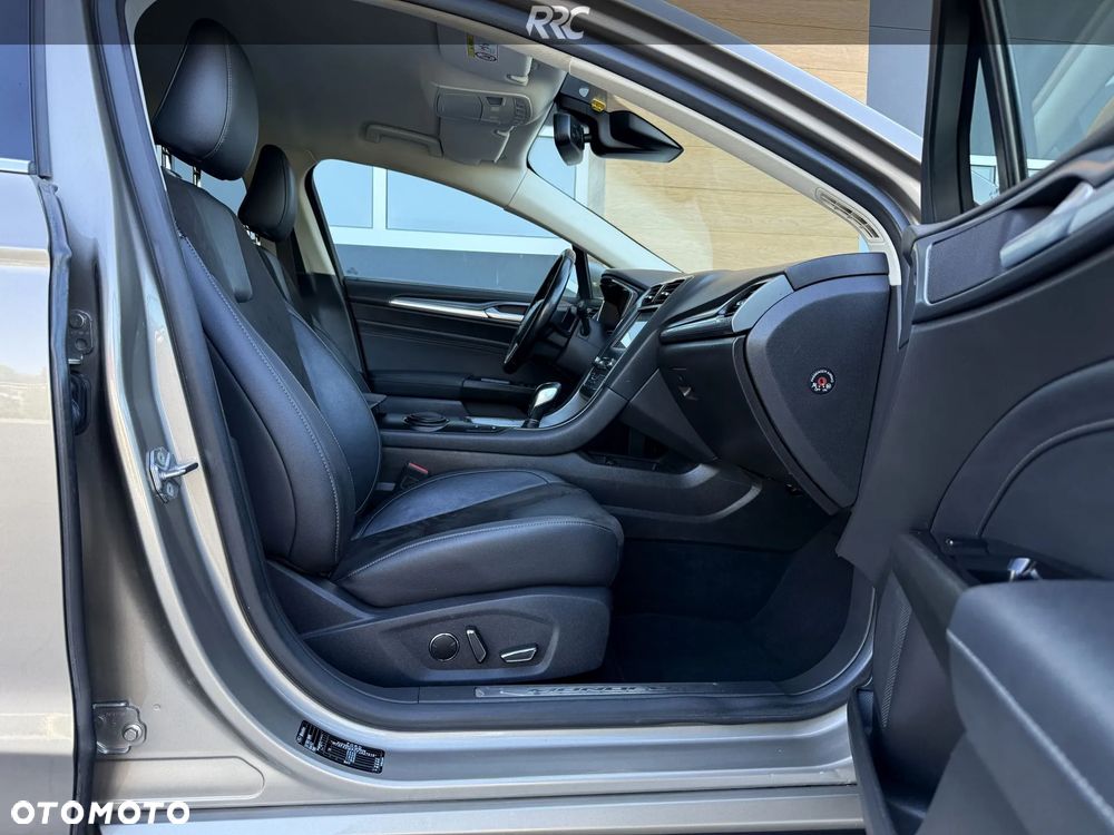 Ford Mondeo 2.0 TDCi Titanium PowerShift - 25