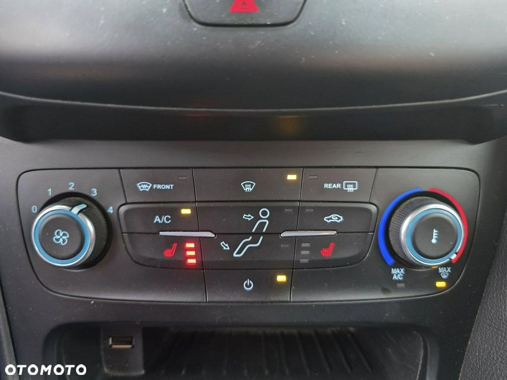 Ford Focus 1.0 EcoBoost Gold X (Edition) - 26