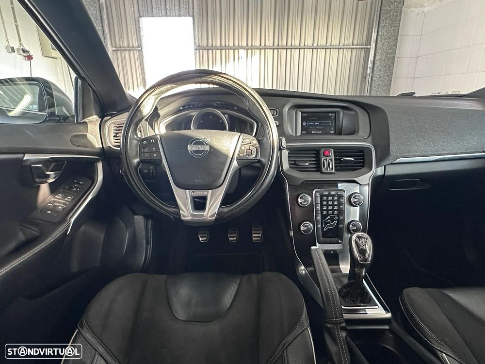 Volvo V40 1.6 D2 R-Design - 19