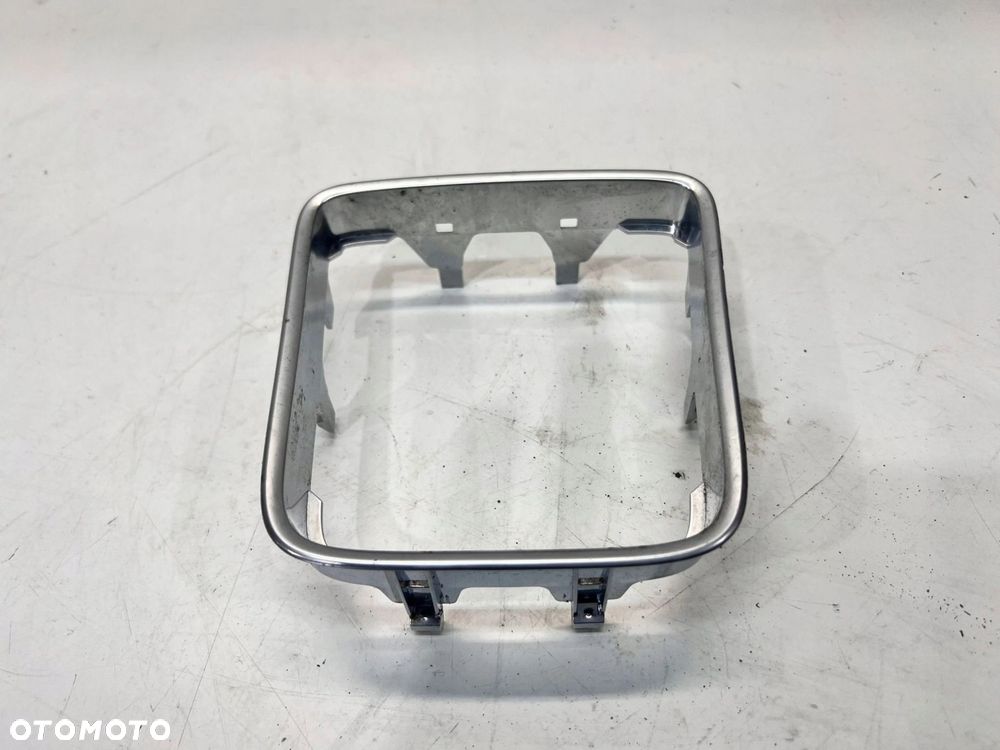 RAMKA ZMIANY BIEGÓW CHROM VW TIGUAN 5M0711456C - 1