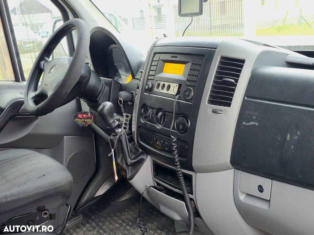 Mercedes-Benz Sprinter - 15