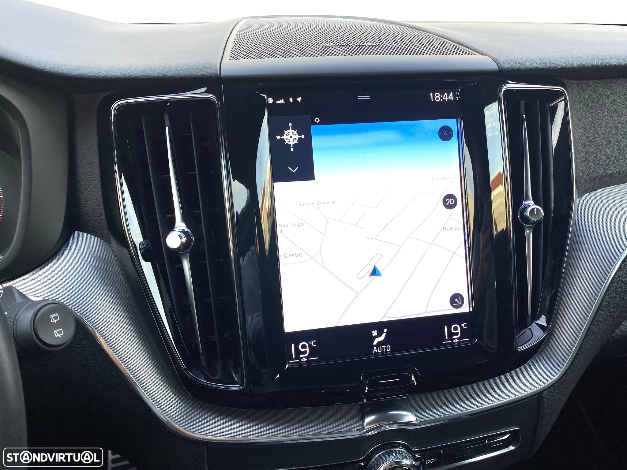 Volvo XC 60 2.0 D4 R-Design Geartronic - 19