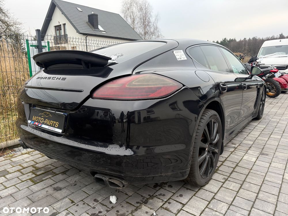 Porsche Panamera 4S - 4