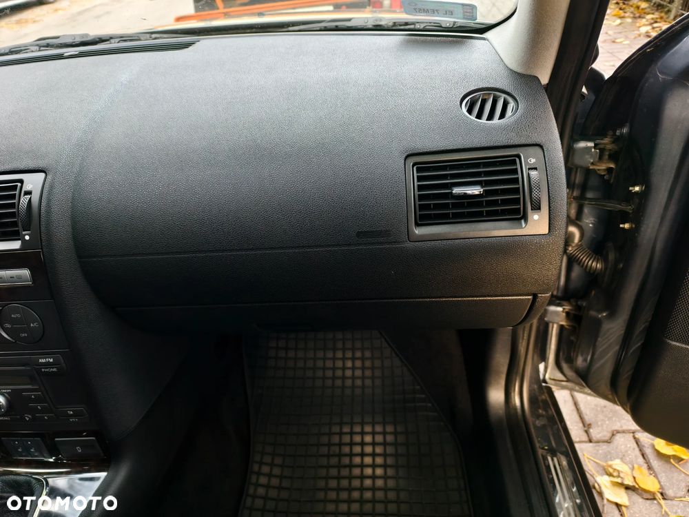 Ford Mondeo 1.8 Ghia - 18