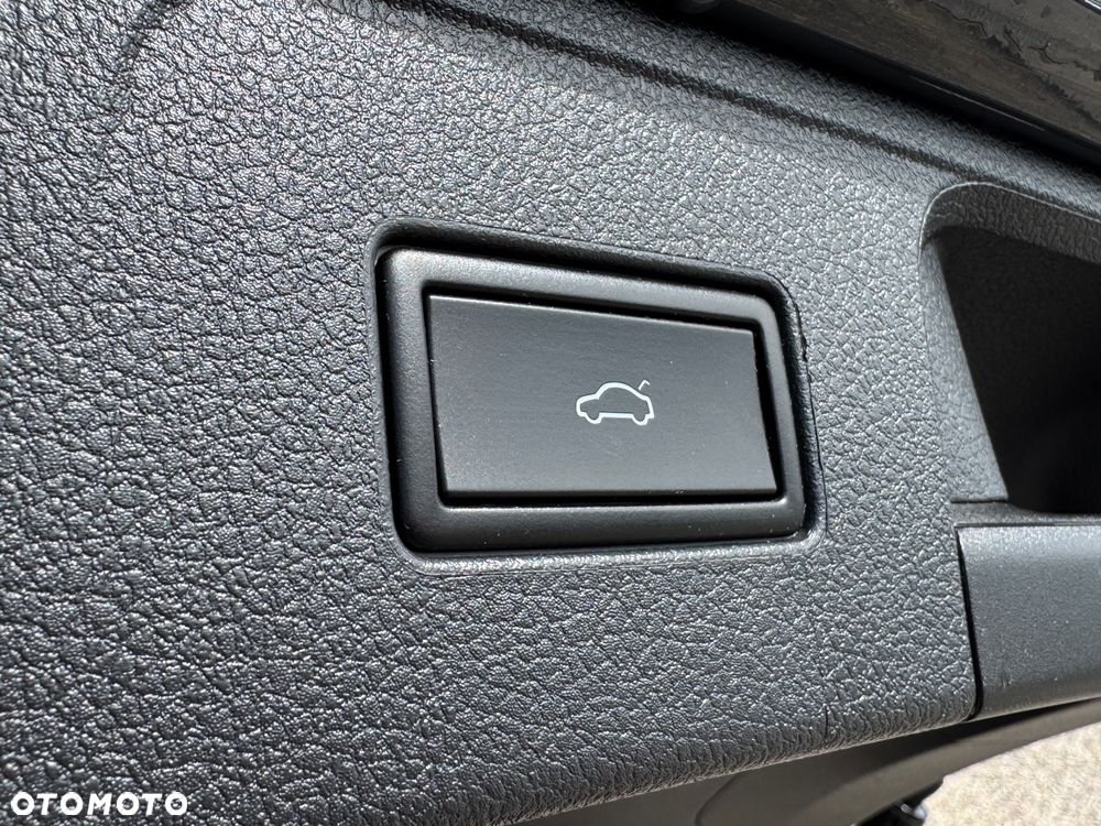 Volkswagen Passat 2.0 TDI SCR DSG Elegance - 33