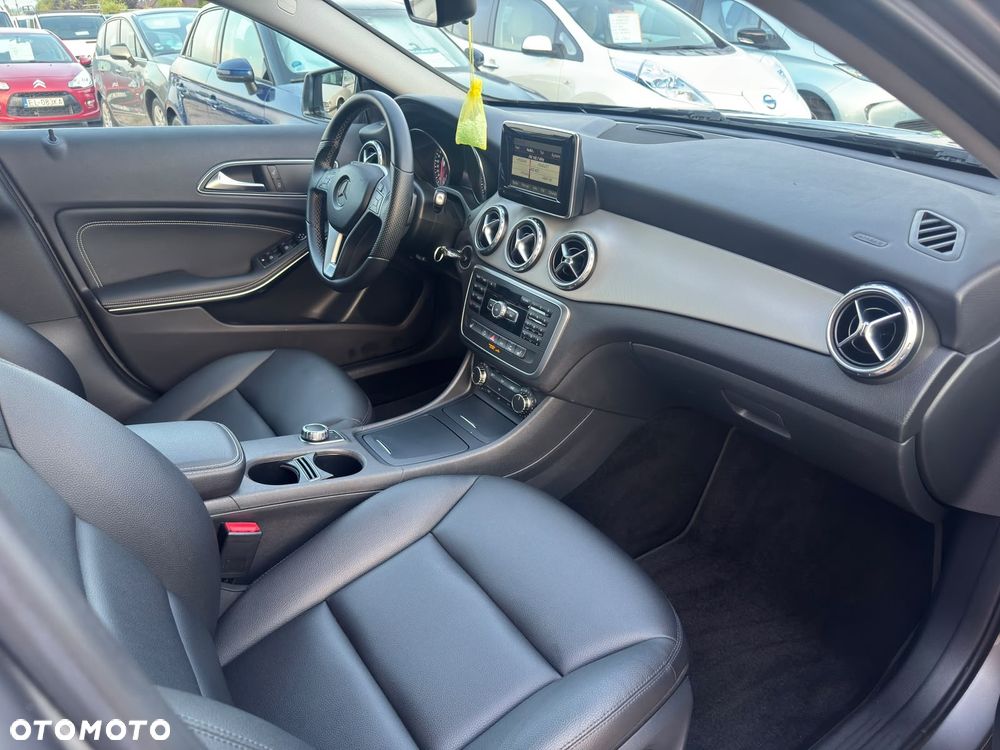 Mercedes-Benz GLA - 23