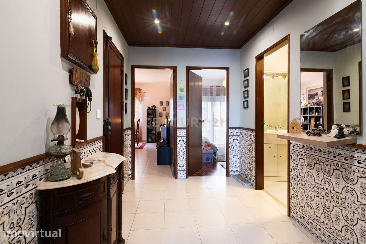 Entre a cidade e a tranquilidade: um apartamento com vista, luz e espa - Grande imagem: 2/30
