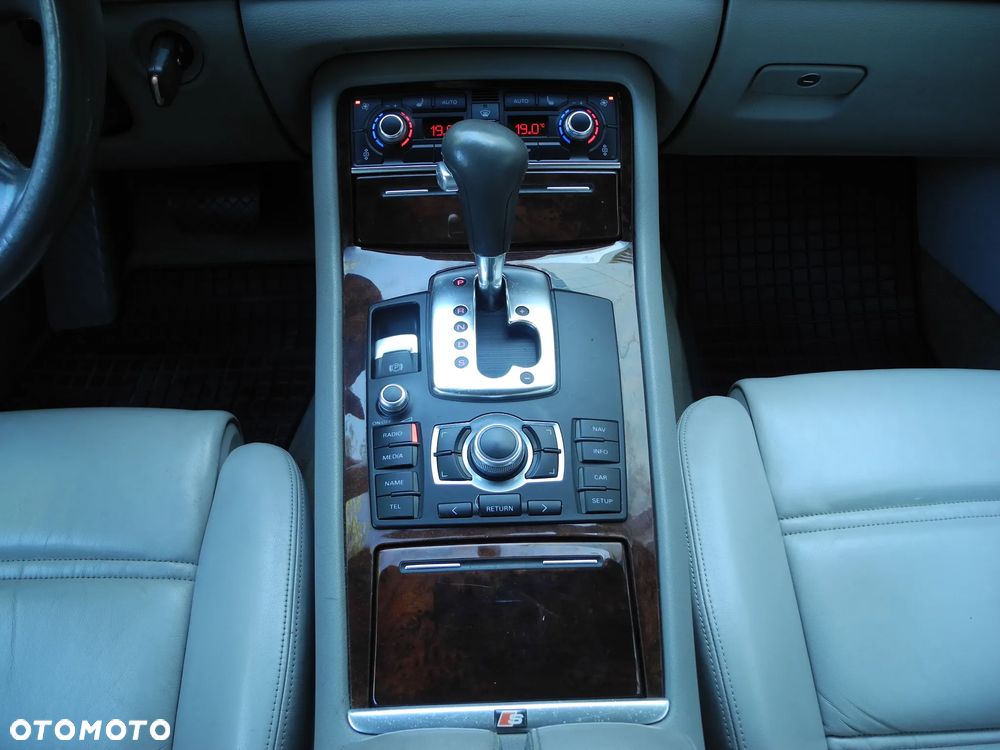 Audi A8 3.0 TDI Quattro - 10