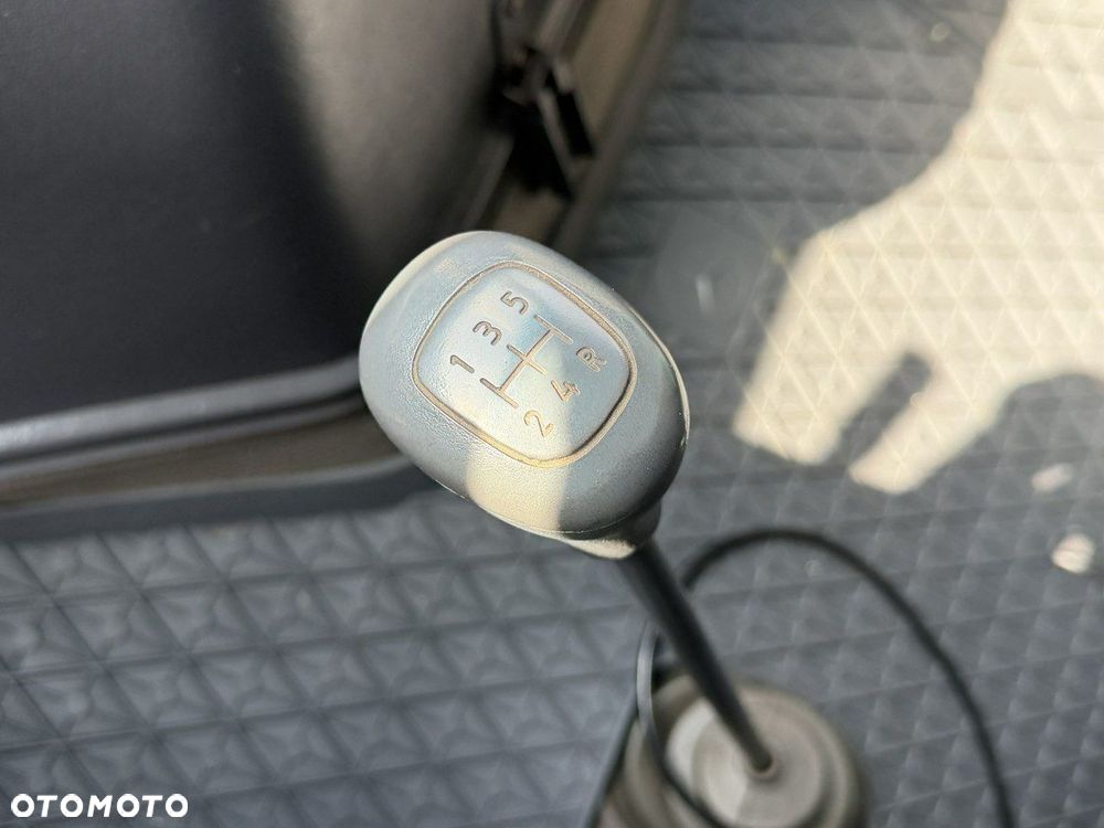 Mercedes-Benz MB 100 - 27