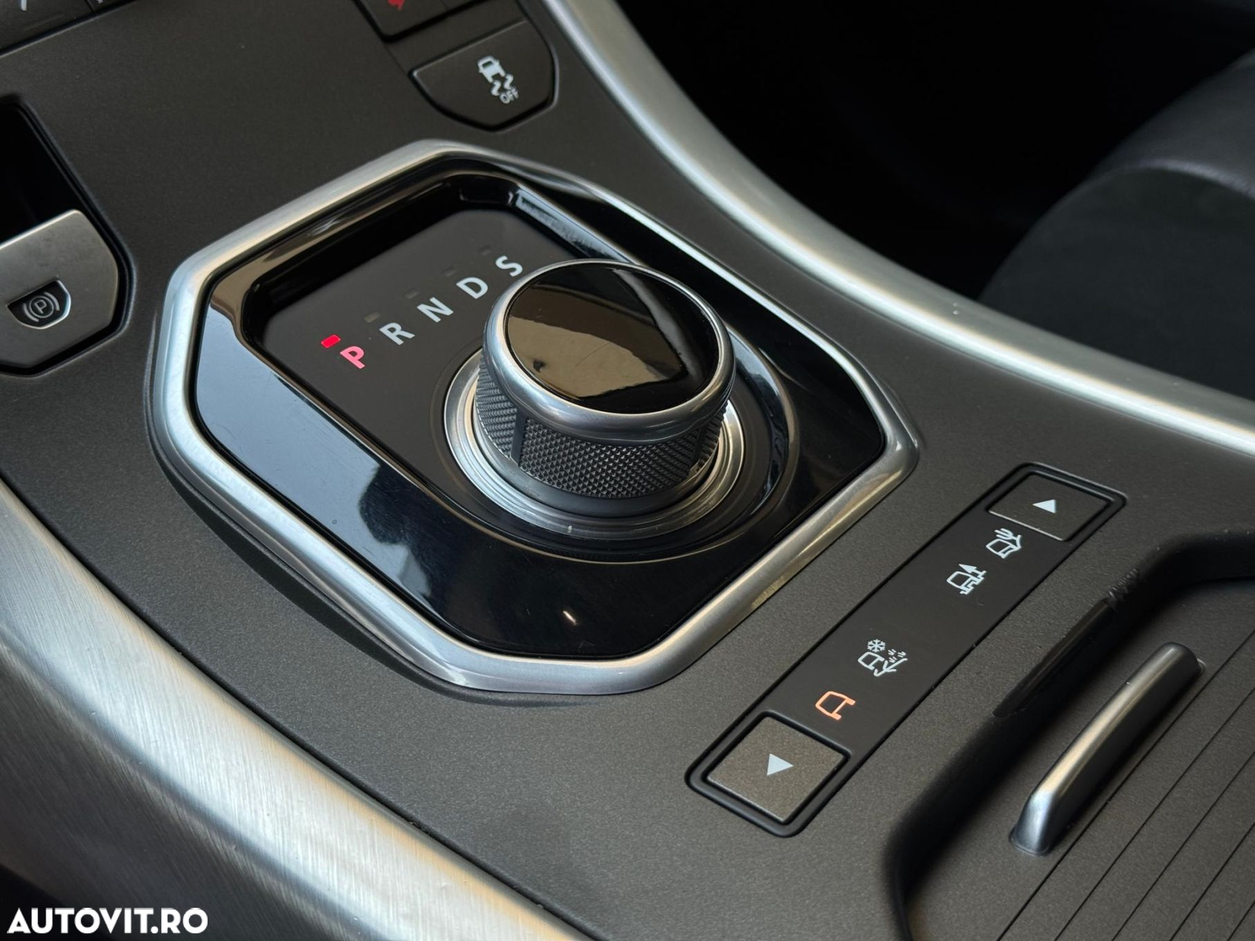 Land Rover Range Rover Evoque - 12