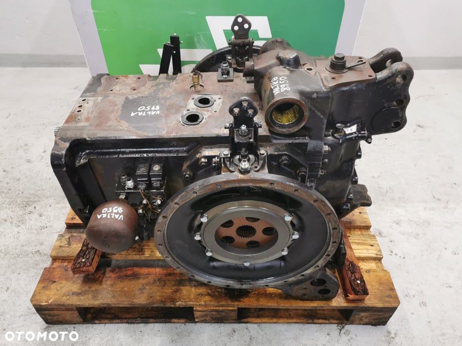 Mechanizm różnicowy Valtra 8950 {Tył} - 10