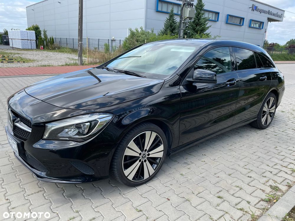 Mercedes-Benz CLA 200 7G-DCT UrbanStyle Edition - 1