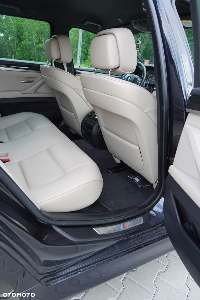 BMW Seria 5 530d xDrive Sport-Aut - 15