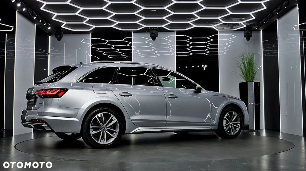 Audi A4 Allroad quattro 45 TFSI S tronic - 10