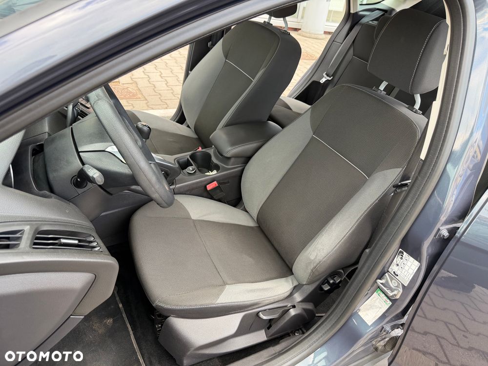 Ford Focus 1.6 TDCi DPF Champions Edition - 13