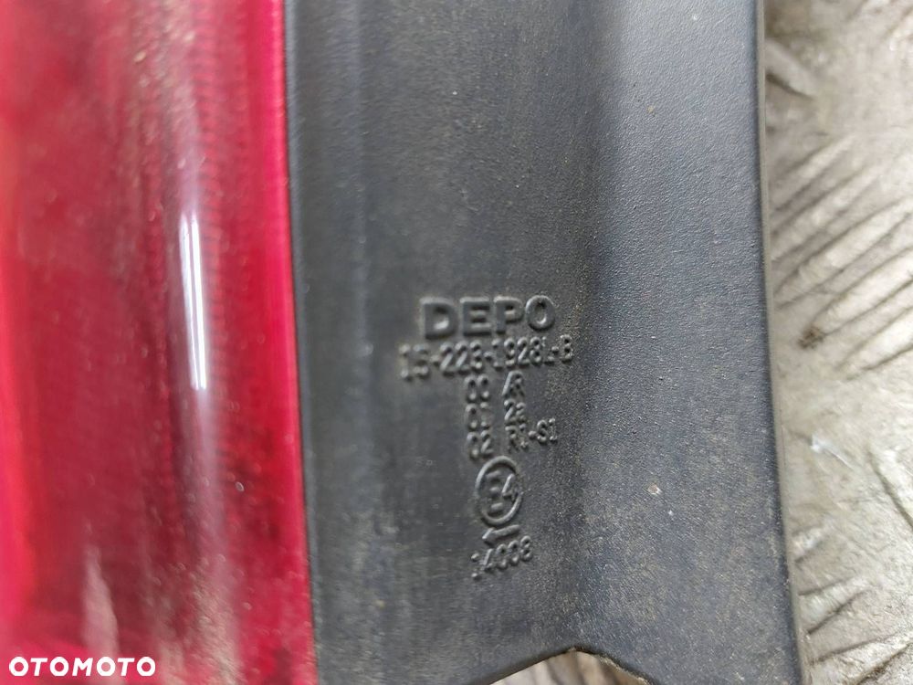 LAMPA LEWY TYŁ KIA CEED I HB 5D - 2