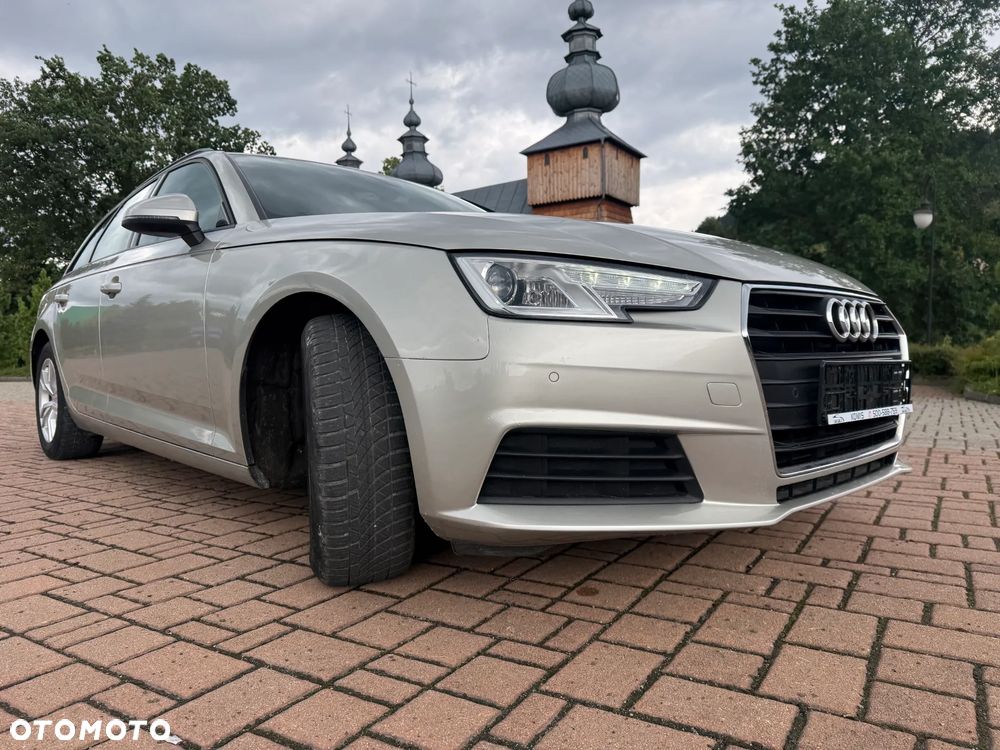 Audi A4 Avant 2.0 TDI ultra S tronic - 11