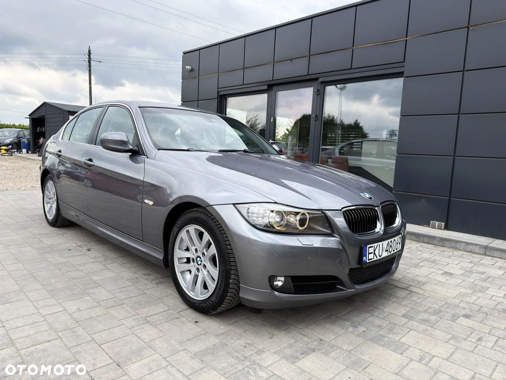 BMW Seria 3 325i Edition Exclusive - 16