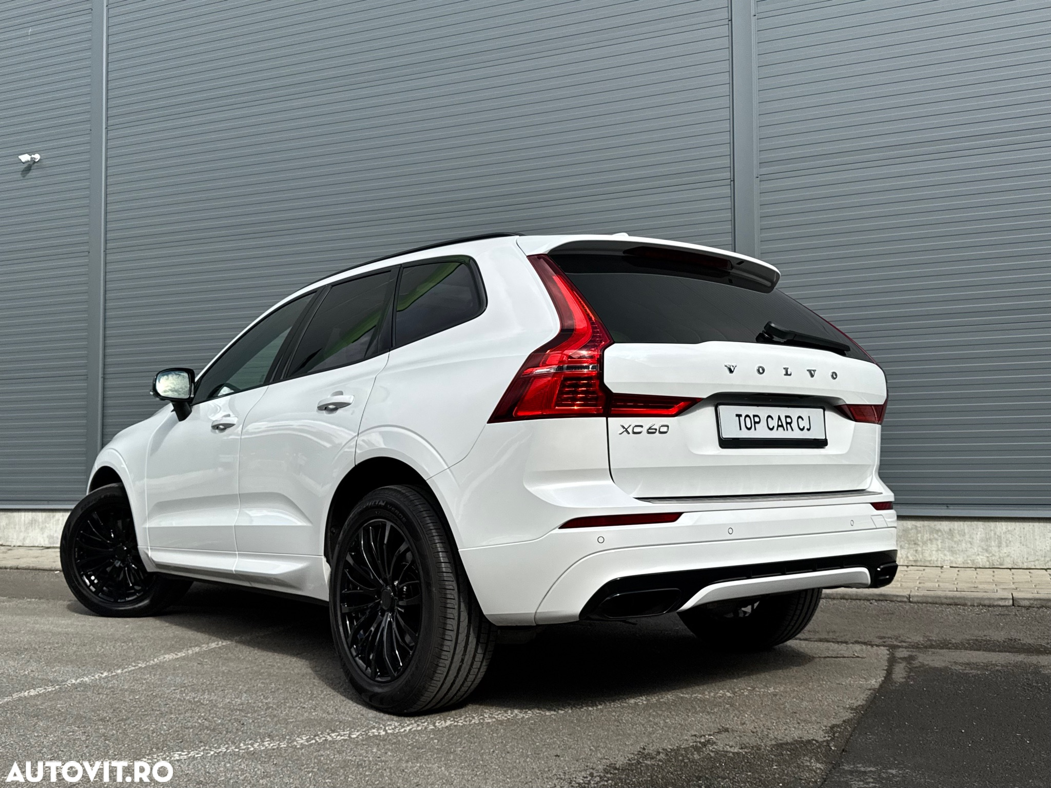 Volvo XC 60 B5 MHEV AWD R-Design - 14
