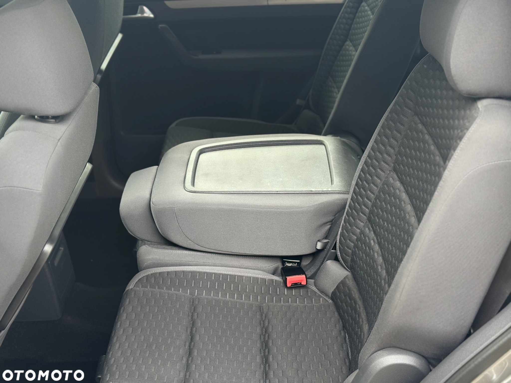 Volkswagen Touran - 24