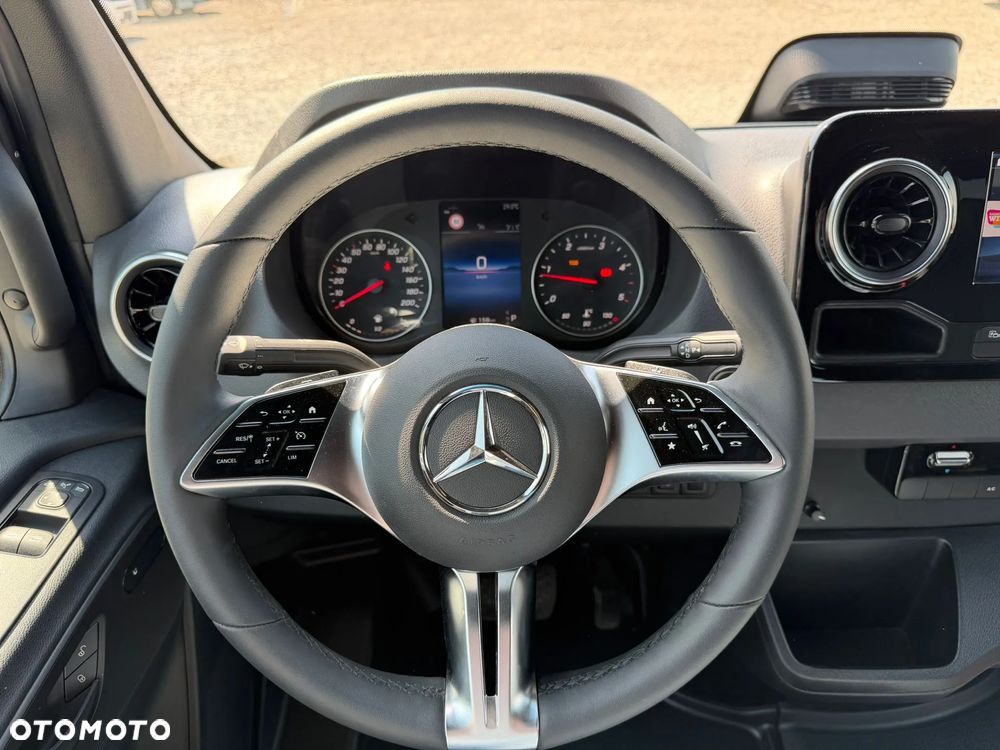Mercedes-Benz Sprinter 519 - 11