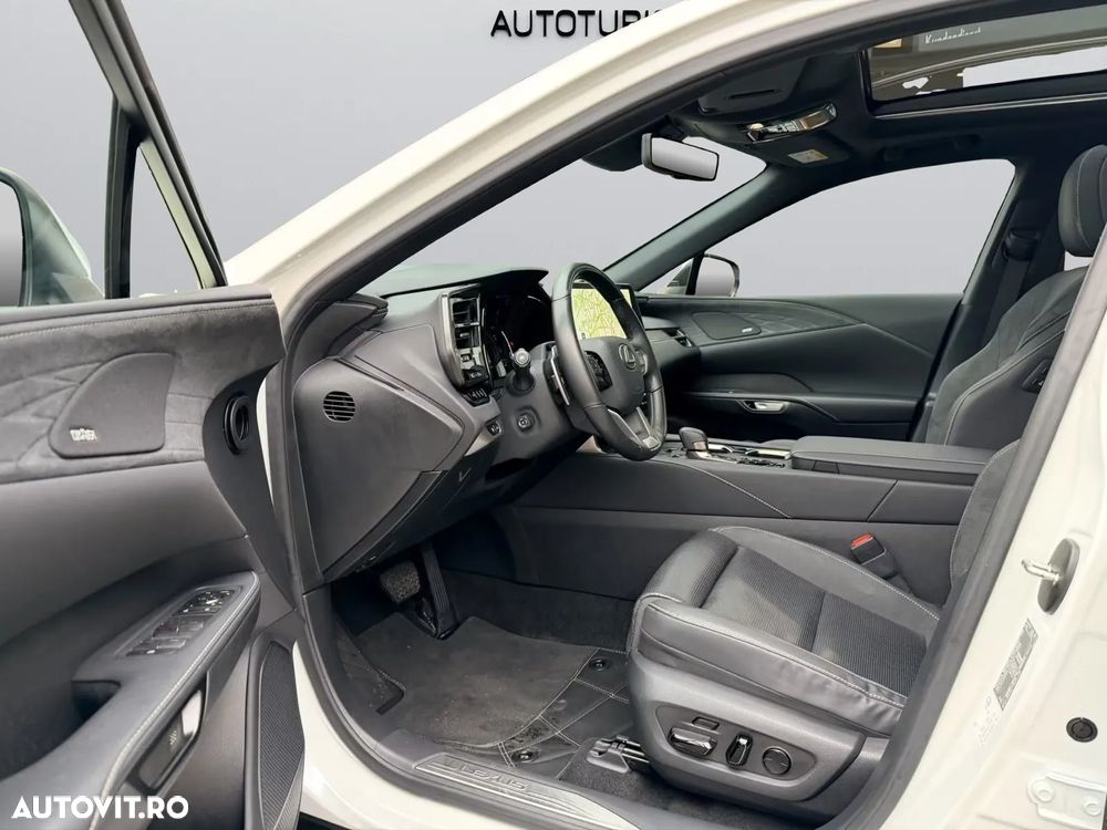 Lexus Seria RX 450h+ (Plug-in-Hybrid) Luxury Line - 4