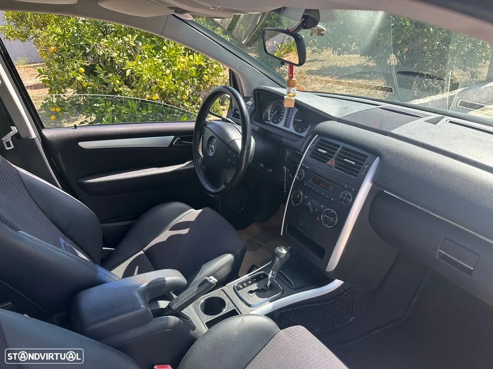 Mercedes-Benz B 200 CDI Autotronic - 37