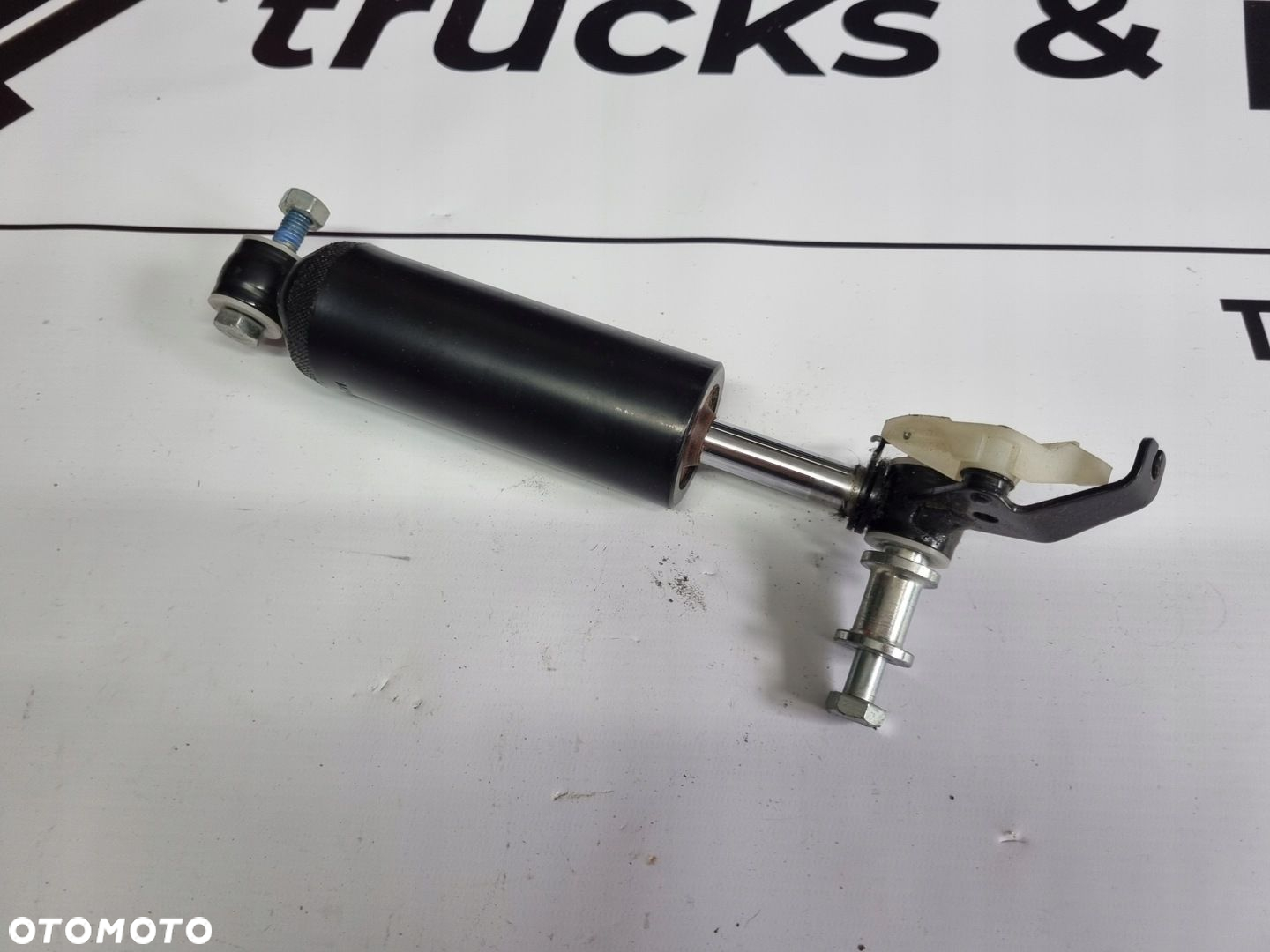 SIŁOWNIK ZAWÓR AMORTYZATOR FOTELA ISRI VOLVO FH FM 4 - 2