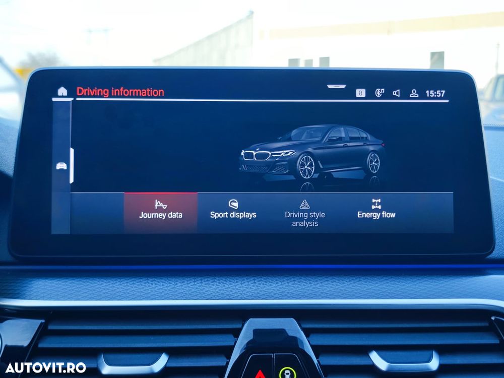 BMW Seria 5 530i xDrive AT MHEV - 36