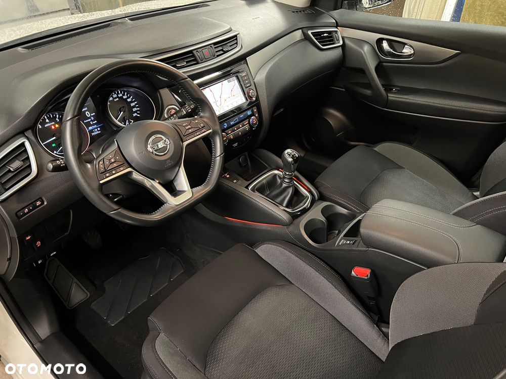 Nissan Qashqai 1.3 DIG-T N-CONNECTA - 24