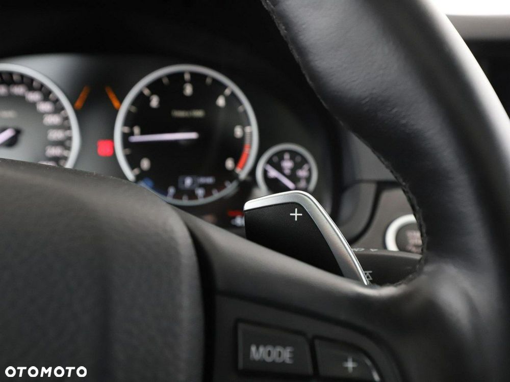 BMW Seria 5 520d xDrive - 34