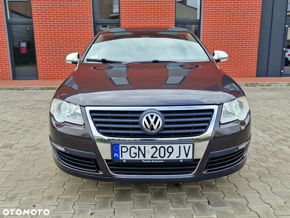 Volkswagen Passat 1.6 FSI Comfortline - 3