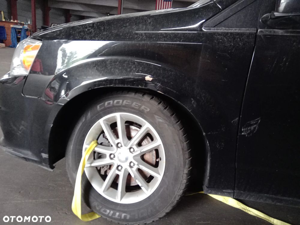 Dodge Grand Caravan - 30