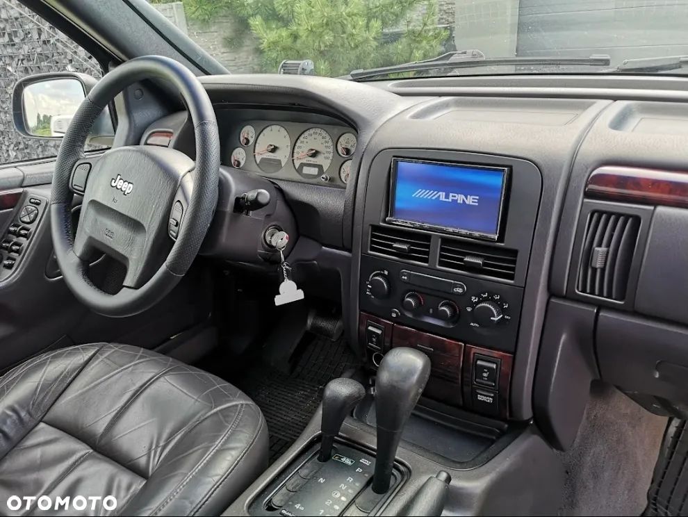 Jeep Grand Cherokee - 8
