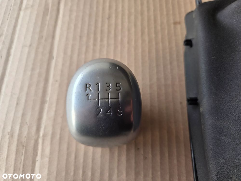 Gałka zmiany biegów Peugeot 308 T9 - 2