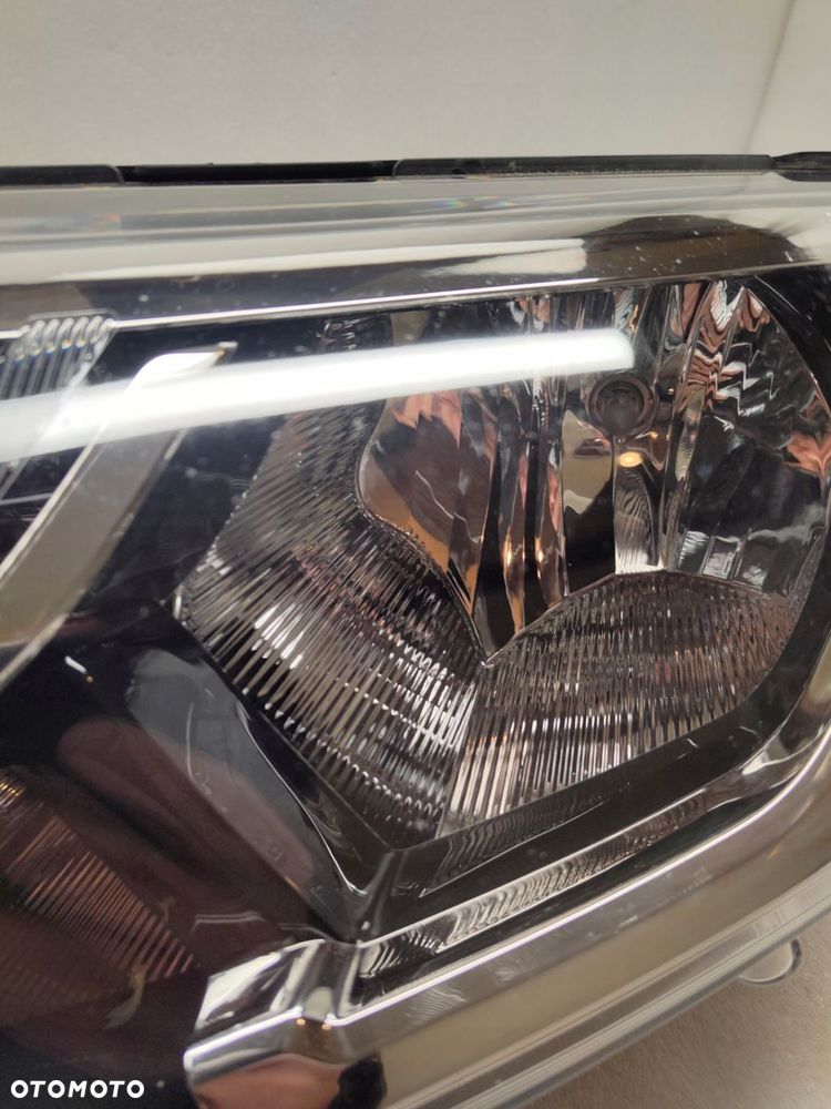 dacia sandero i zw z led lampa lewy przód 260605665r, 90114430 - 3