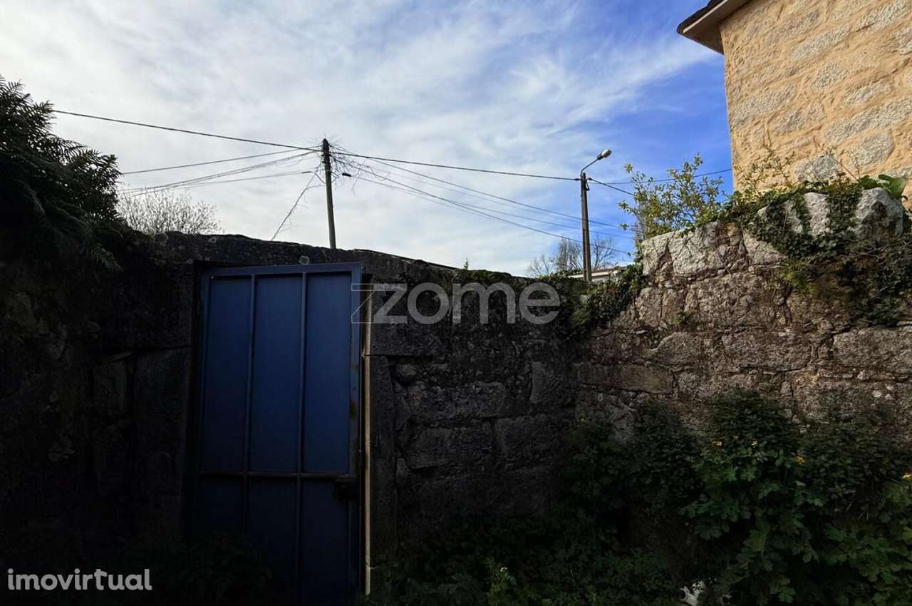 Terreno com ruína e projecto aprovado de moradia térrea, S. Mamede - Grande imagem: 5/19