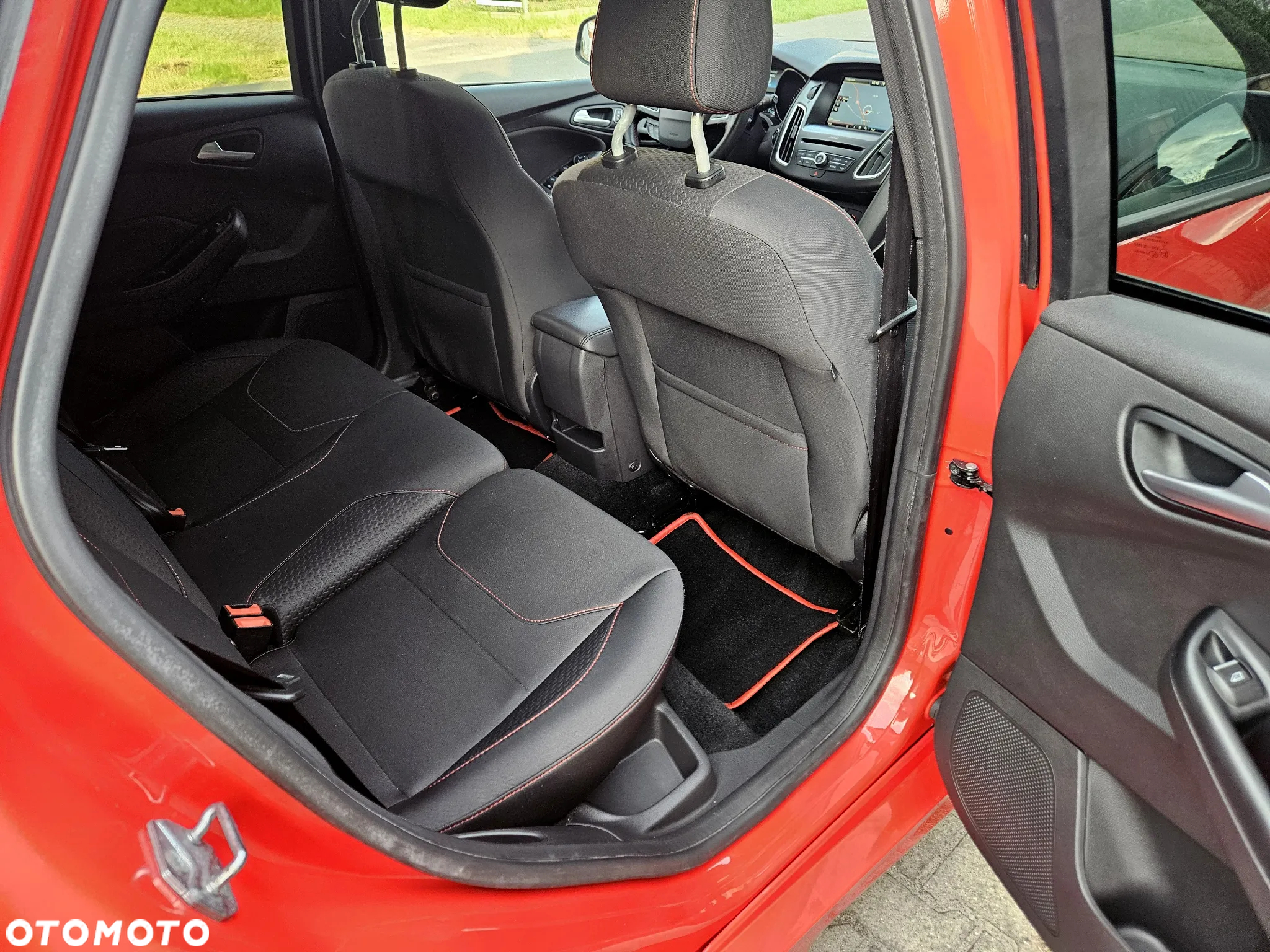 Ford Focus 1.0 EcoBoost Hybrid ST-LINE - 15